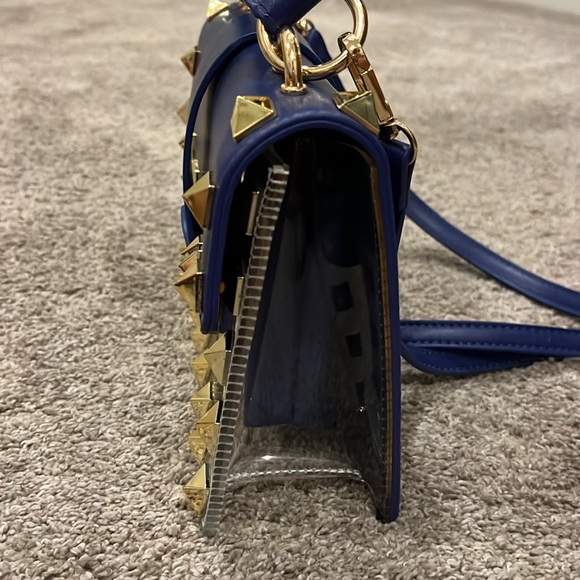 Truly unique, fun handbag with short handle or long crossbody strap. - Picture 7 of 7